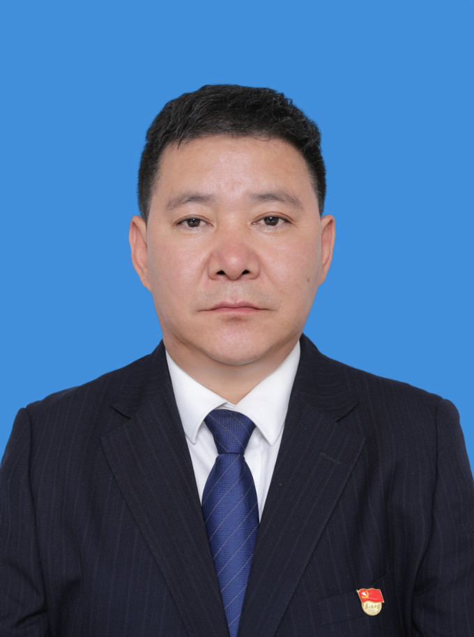頓珠朗加 (董事長、黨委書記)