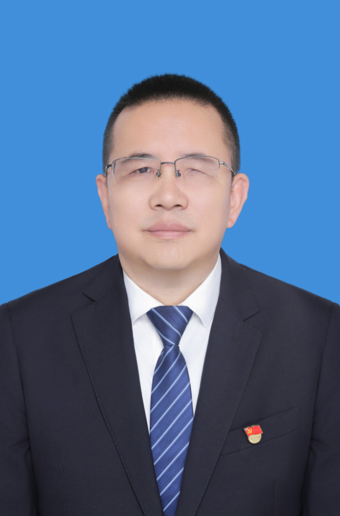 格桑羅布（黨委委員、副總經(jīng)理）